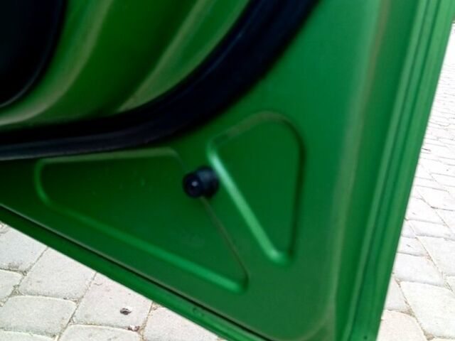 Зеленый Форд Фиеста, объемом двигателя 1.4 л и пробегом 199 тыс. км за 3200 $, фото 10 на Automoto.ua