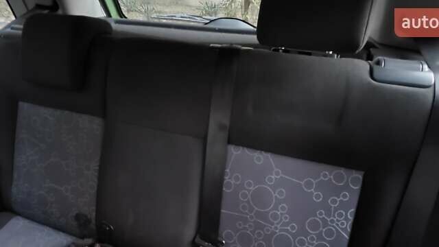 Зелений Форд Фієста, об'ємом двигуна 1.4 л та пробігом 88 тис. км за 4500 $, фото 12 на Automoto.ua