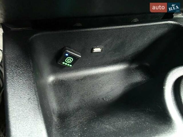 Зеленый Форд Фиеста, объемом двигателя 1.4 л и пробегом 180 тыс. км за 3300 $, фото 26 на Automoto.ua