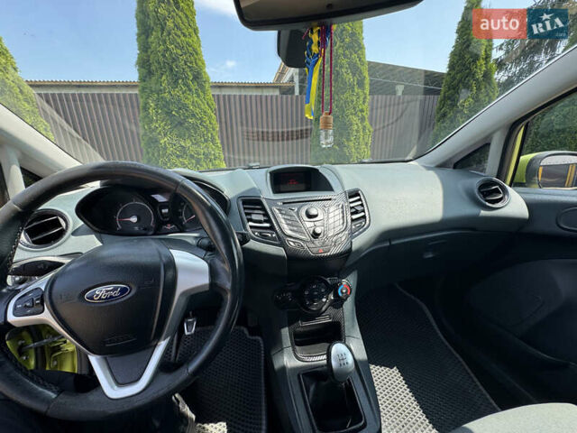 Зеленый Форд Фиеста, объемом двигателя 1.4 л и пробегом 295 тыс. км за 4500 $, фото 9 на Automoto.ua
