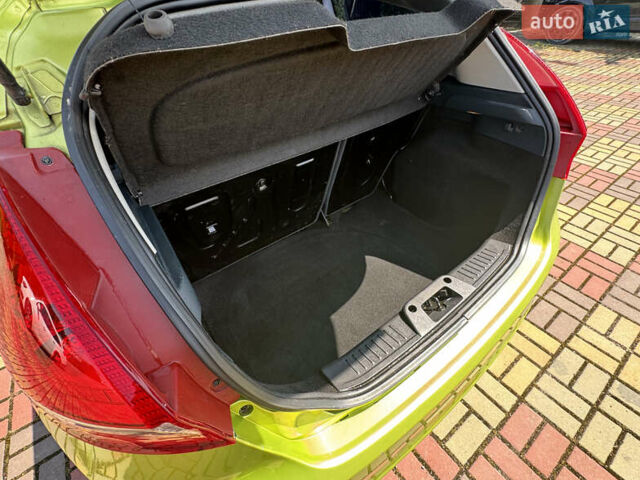 Зеленый Форд Фиеста, объемом двигателя 1.4 л и пробегом 295 тыс. км за 4500 $, фото 16 на Automoto.ua