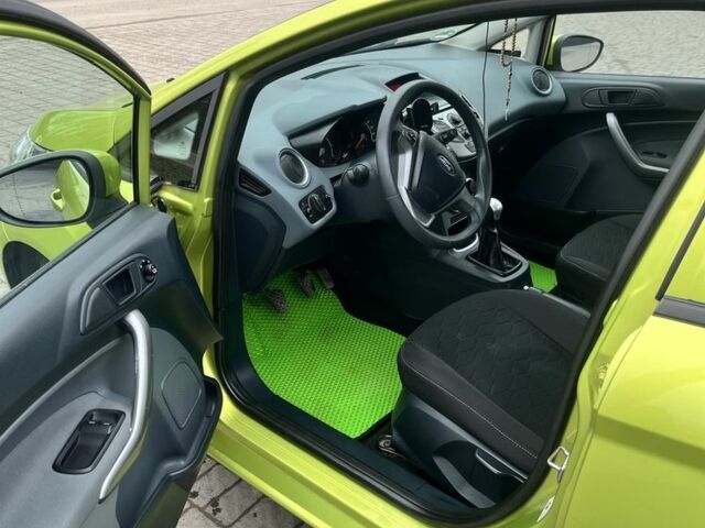 Зелений Форд Фієста, об'ємом двигуна 1.2 л та пробігом 129 тис. км за 5500 $, фото 5 на Automoto.ua