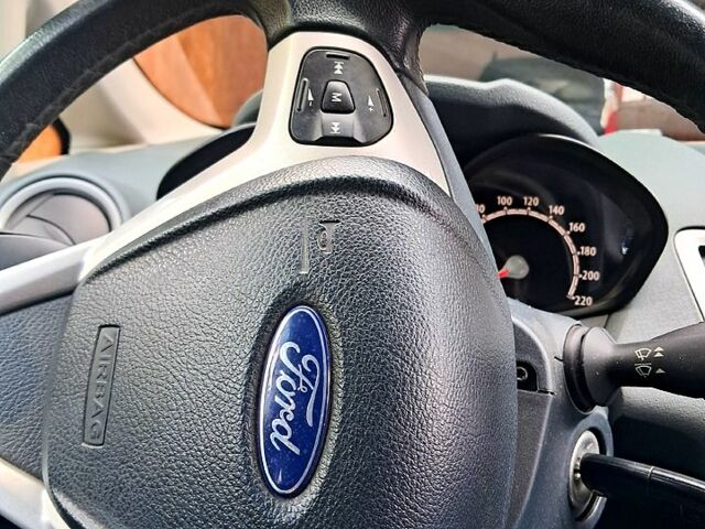 Зеленый Форд Фиеста, объемом двигателя 1.4 л и пробегом 167 тыс. км за 7500 $, фото 3 на Automoto.ua