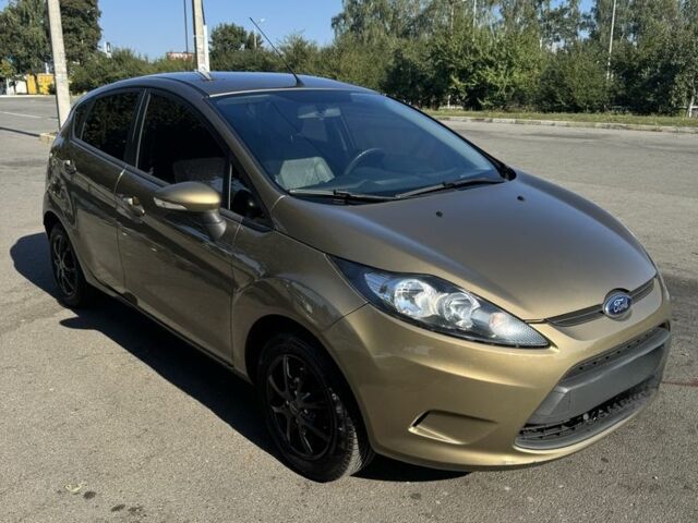 Зелений Форд Фієста, об'ємом двигуна 1.4 л та пробігом 88 тис. км за 9800 $, фото 2 на Automoto.ua