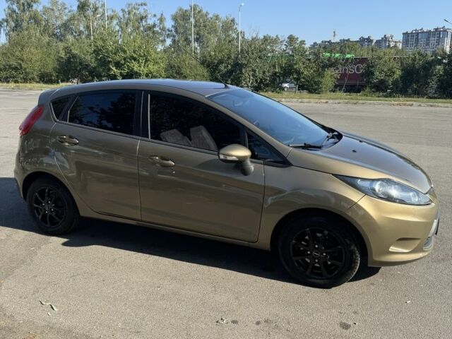 Зелений Форд Фієста, об'ємом двигуна 1.4 л та пробігом 88 тис. км за 9800 $, фото 3 на Automoto.ua