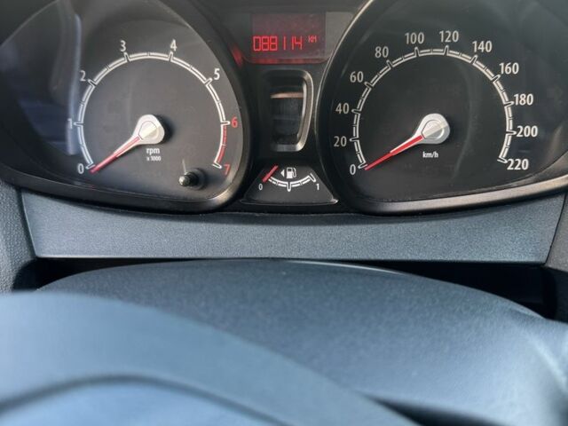 Зелений Форд Фієста, об'ємом двигуна 1.4 л та пробігом 88 тис. км за 9800 $, фото 22 на Automoto.ua