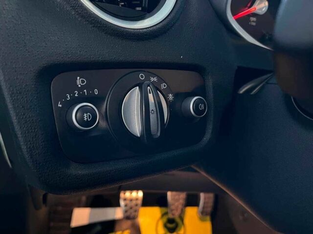 Зеленый Форд Фиеста, объемом двигателя 1.6 л и пробегом 141 тыс. км за 7000 $, фото 19 на Automoto.ua