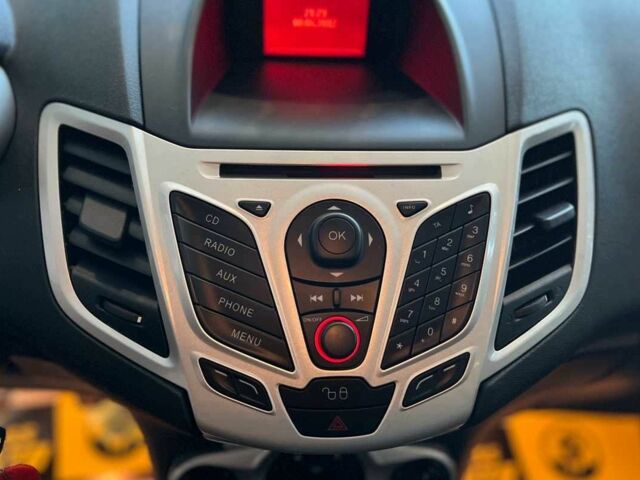 Зеленый Форд Фиеста, объемом двигателя 1.6 л и пробегом 141 тыс. км за 7000 $, фото 15 на Automoto.ua