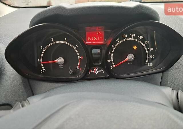 Зелений Форд Фієста, об'ємом двигуна 1.2 л та пробігом 161 тис. км за 6500 $, фото 5 на Automoto.ua