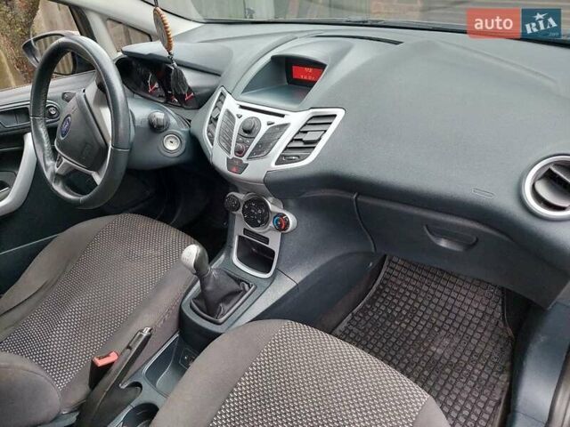 Зелений Форд Фієста, об'ємом двигуна 1.2 л та пробігом 161 тис. км за 6500 $, фото 3 на Automoto.ua
