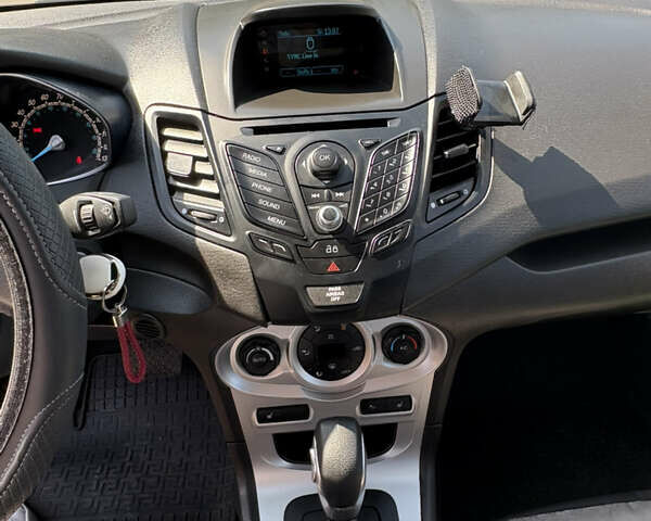 Зеленый Форд Фиеста, объемом двигателя 1.6 л и пробегом 70 тыс. км за 8700 $, фото 10 на Automoto.ua