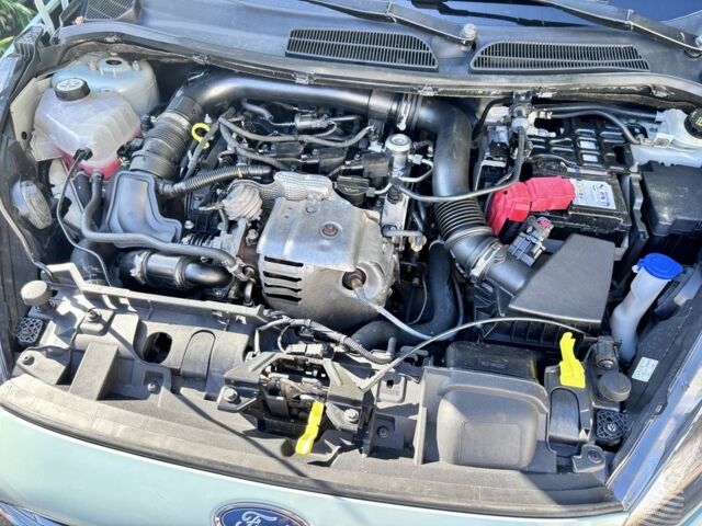 Зелений Форд Фієста, об'ємом двигуна 1 л та пробігом 150 тис. км за 8000 $, фото 6 на Automoto.ua