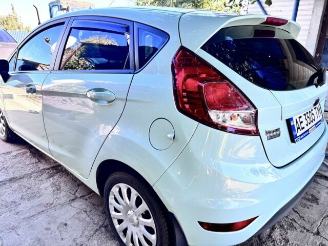 Зелений Форд Фієста, об'ємом двигуна 1 л та пробігом 150 тис. км за 8000 $, фото 2 на Automoto.ua