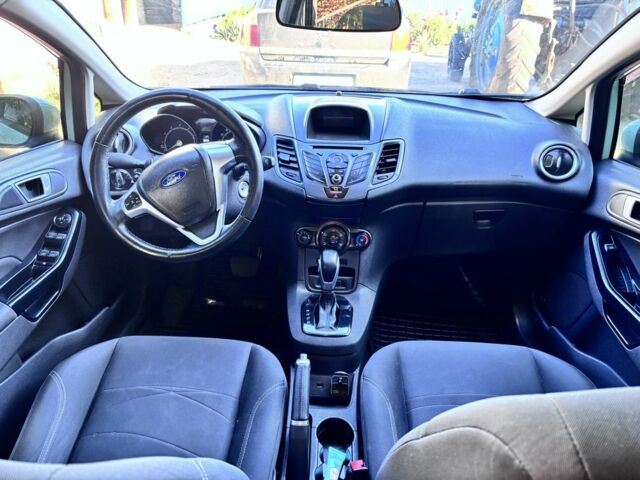 Зелений Форд Фієста, об'ємом двигуна 1 л та пробігом 150 тис. км за 8000 $, фото 5 на Automoto.ua