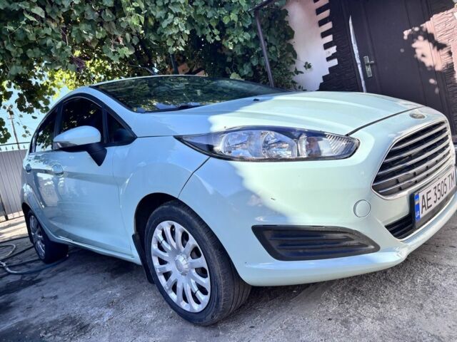 Зелений Форд Фієста, об'ємом двигуна 1 л та пробігом 150 тис. км за 8000 $, фото 1 на Automoto.ua