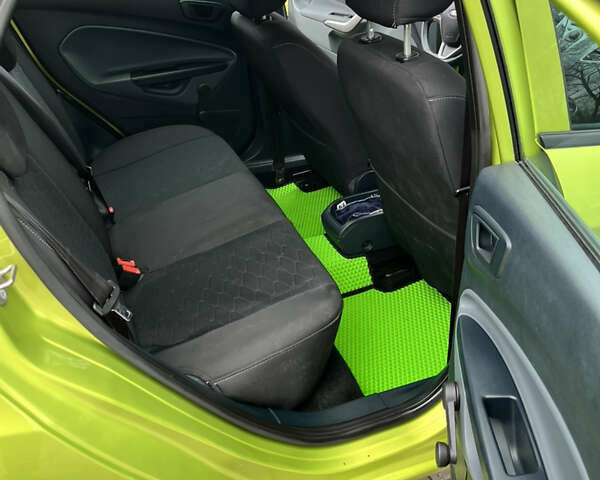 Зелений Форд Фієста, об'ємом двигуна 1.24 л та пробігом 129 тис. км за 5500 $, фото 8 на Automoto.ua