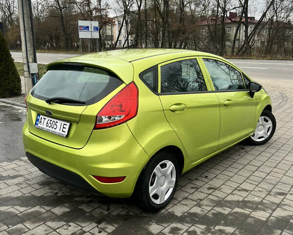 Зелений Форд Фієста, об'ємом двигуна 1.24 л та пробігом 129 тис. км за 5500 $, фото 3 на Automoto.ua