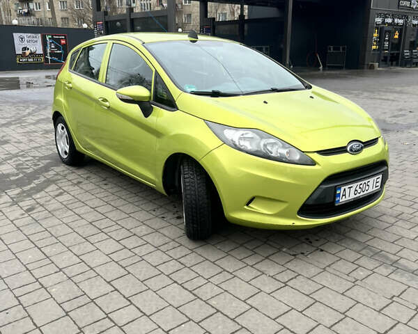 Зелений Форд Фієста, об'ємом двигуна 1.24 л та пробігом 129 тис. км за 5500 $, фото 2 на Automoto.ua
