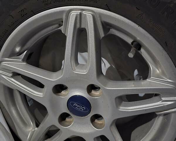 Зеленый Форд Фиеста, объемом двигателя 1.6 л и пробегом 187 тыс. км за 7400 $, фото 16 на Automoto.ua
