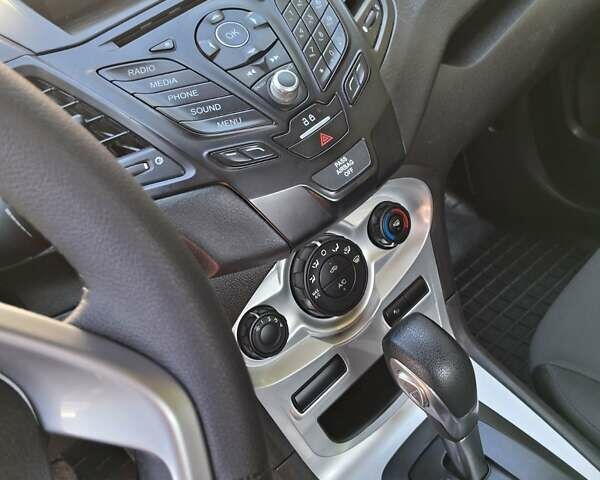 Зеленый Форд Фиеста, объемом двигателя 1.6 л и пробегом 105 тыс. км за 6700 $, фото 10 на Automoto.ua