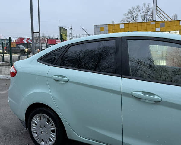 Зеленый Форд Фиеста, объемом двигателя 1.6 л и пробегом 115 тыс. км за 10800 $, фото 4 на Automoto.ua