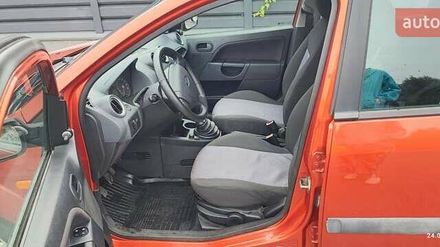 Оранжевый Форд Фиеста, объемом двигателя 1.24 л и пробегом 346 тыс. км за 3450 $, фото 4 на Automoto.ua