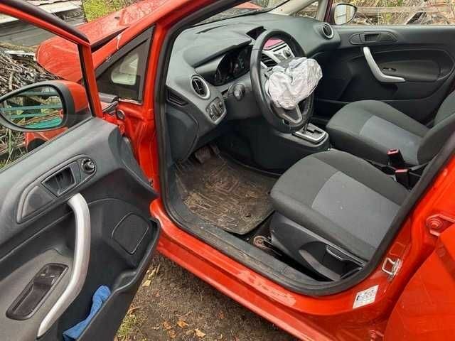 Помаранчевий Форд Фієста, об'ємом двигуна 1.4 л та пробігом 84 тис. км за 3200 $, фото 3 на Automoto.ua