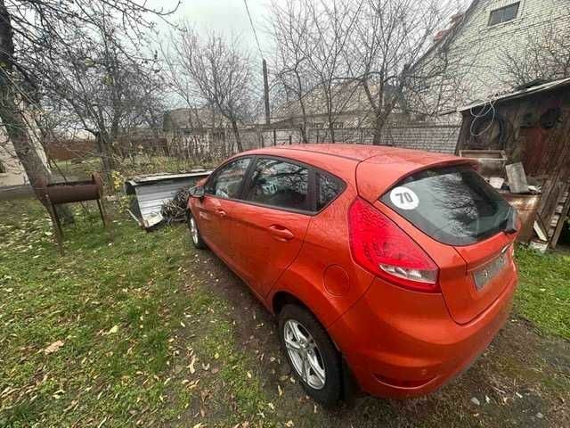 Помаранчевий Форд Фієста, об'ємом двигуна 1.4 л та пробігом 84 тис. км за 3200 $, фото 2 на Automoto.ua