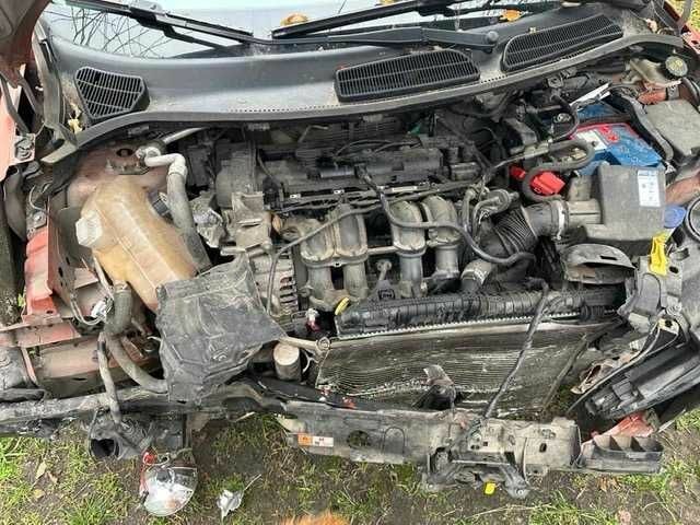 Помаранчевий Форд Фієста, об'ємом двигуна 1.4 л та пробігом 84 тис. км за 3200 $, фото 9 на Automoto.ua