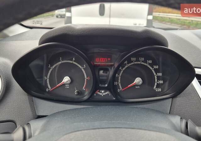 Оранжевый Форд Фиеста, объемом двигателя 1.4 л и пробегом 130 тыс. км за 6700 $, фото 14 на Automoto.ua