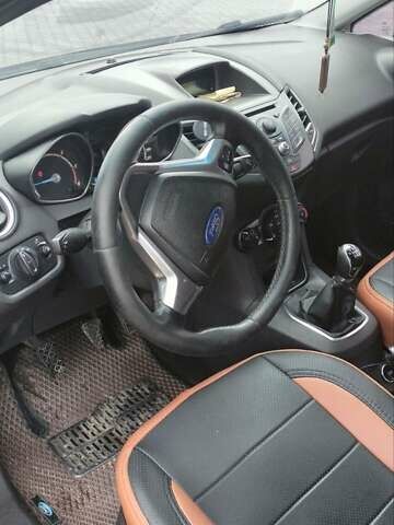 Оранжевый Форд Фиеста, объемом двигателя 1.5 л и пробегом 192 тыс. км за 6700 $, фото 2 на Automoto.ua