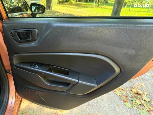 Оранжевый Форд Фиеста, объемом двигателя 1.6 л и пробегом 54 тыс. км за 9790 $, фото 17 на Automoto.ua