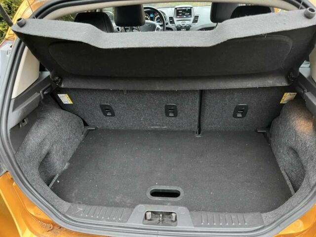 Помаранчевий Форд Фієста, об'ємом двигуна 1.6 л та пробігом 89 тис. км за 1500 $, фото 7 на Automoto.ua