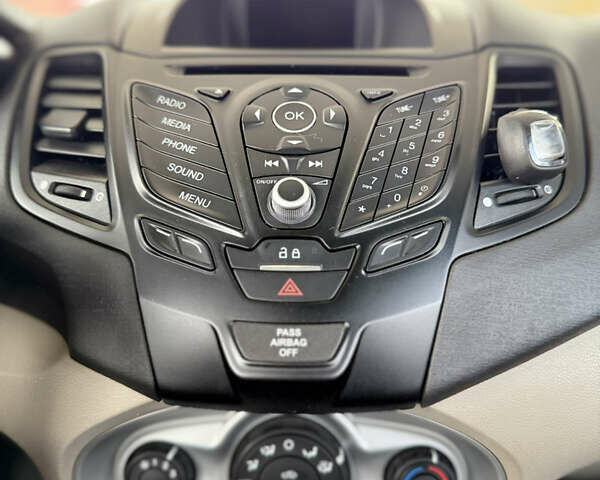 Оранжевый Форд Фиеста, объемом двигателя 1.6 л и пробегом 188 тыс. км за 8999 $, фото 11 на Automoto.ua