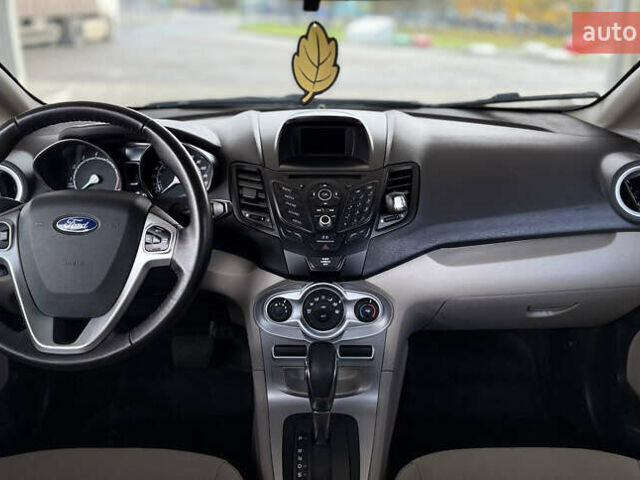 Оранжевый Форд Фиеста, объемом двигателя 1.6 л и пробегом 188 тыс. км за 8999 $, фото 14 на Automoto.ua