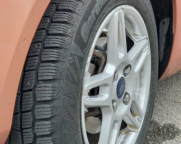 Форд Фиеста 2017 в Ивано-Франковске на Automoto.ua Оранжевый Форд Фиеста, объемом двигателя 1.6 л и пробегом 124 тыс. км за 8500 $, фото 6 на Automoto.ua