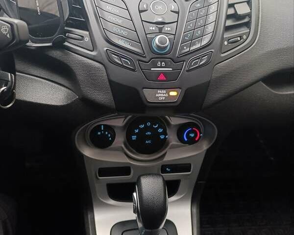 Оранжевый Форд Фиеста, объемом двигателя 1.6 л и пробегом 144 тыс. км за 7999 $, фото 25 на Automoto.ua