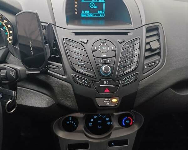 Оранжевый Форд Фиеста, объемом двигателя 1.6 л и пробегом 144 тыс. км за 7999 $, фото 26 на Automoto.ua