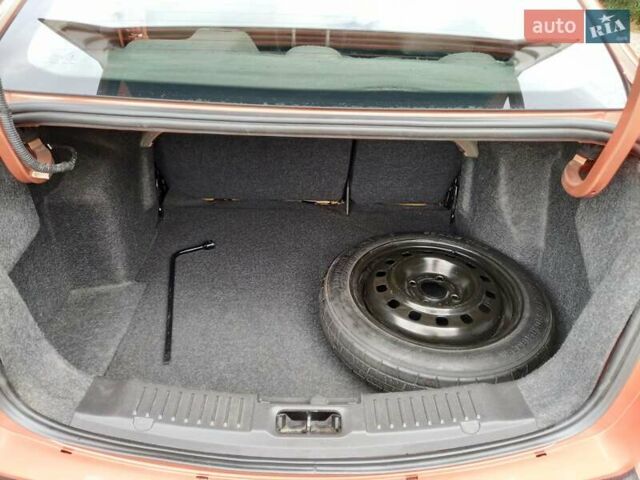 Форд Фиеста 2017 в Ивано-Франковске на Automoto.ua Оранжевый Форд Фиеста, объемом двигателя 1.6 л и пробегом 124 тыс. км за 8500 $, фото 10 на Automoto.ua