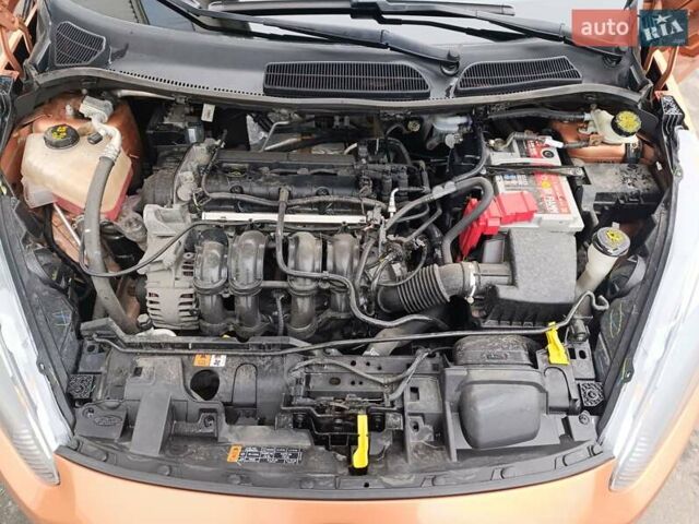 Оранжевый Форд Фиеста, объемом двигателя 1.6 л и пробегом 144 тыс. км за 7999 $, фото 27 на Automoto.ua