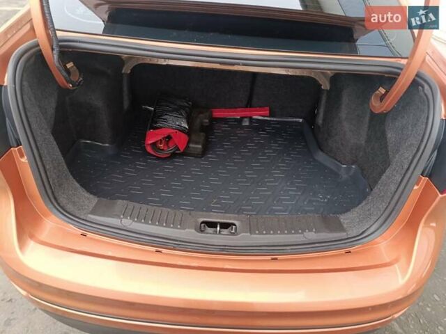 Оранжевый Форд Фиеста, объемом двигателя 1.6 л и пробегом 144 тыс. км за 7999 $, фото 11 на Automoto.ua