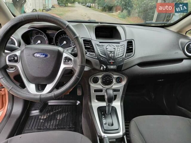 Форд Фиеста 2017 в Ивано-Франковске на Automoto.ua Оранжевый Форд Фиеста, объемом двигателя 1.6 л и пробегом 124 тыс. км за 8500 $, фото 5 на Automoto.ua