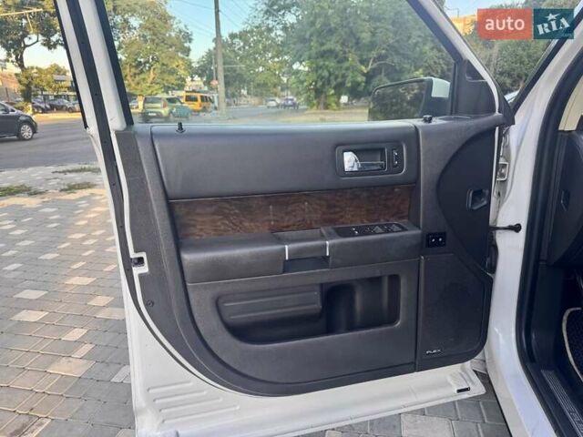 Белый Форд Флекс, объемом двигателя 3.5 л и пробегом 187 тыс. км за 12800 $, фото 30 на Automoto.ua