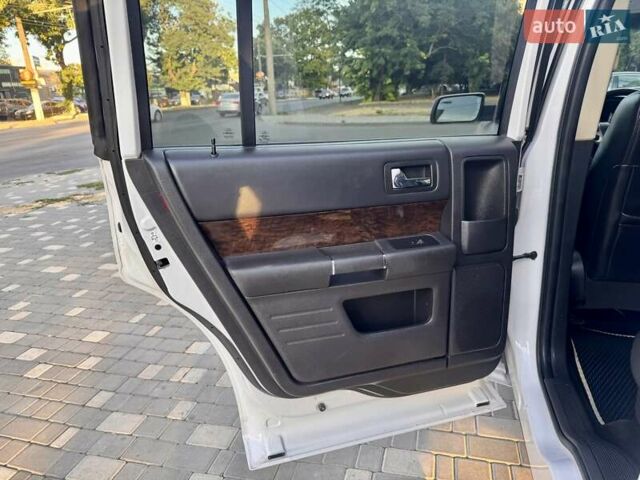 Белый Форд Флекс, объемом двигателя 3.5 л и пробегом 187 тыс. км за 12800 $, фото 57 на Automoto.ua