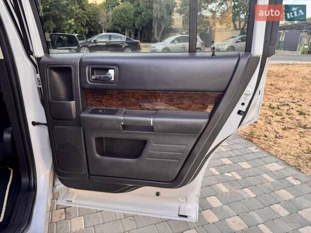 Белый Форд Флекс, объемом двигателя 3.5 л и пробегом 187 тыс. км за 12800 $, фото 62 на Automoto.ua