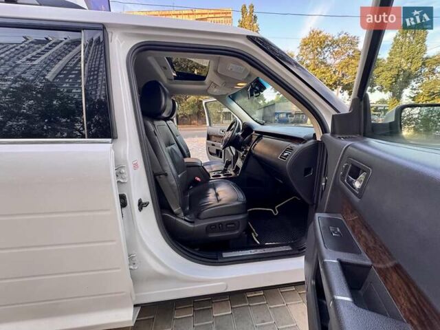 Белый Форд Флекс, объемом двигателя 3.5 л и пробегом 187 тыс. км за 12800 $, фото 49 на Automoto.ua