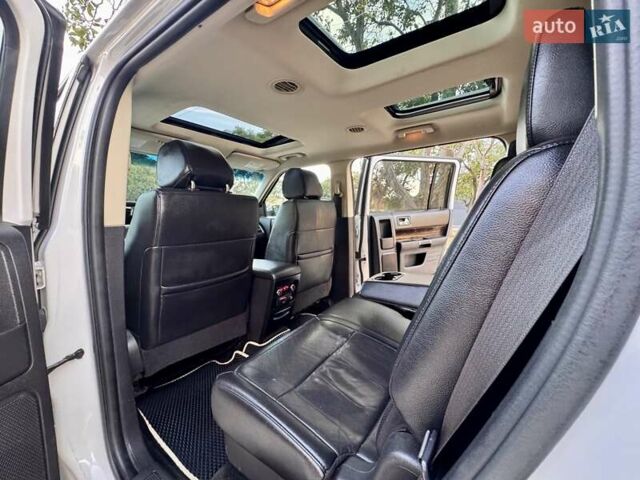 Белый Форд Флекс, объемом двигателя 3.5 л и пробегом 187 тыс. км за 12800 $, фото 64 на Automoto.ua