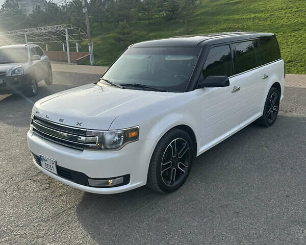 Белый Форд Флекс, объемом двигателя 3.5 л и пробегом 194 тыс. км за 11999 $, фото 14 на Automoto.ua