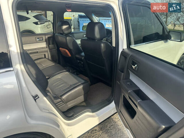 Белый Форд Флекс, объемом двигателя 3.5 л и пробегом 194 тыс. км за 11999 $, фото 4 на Automoto.ua