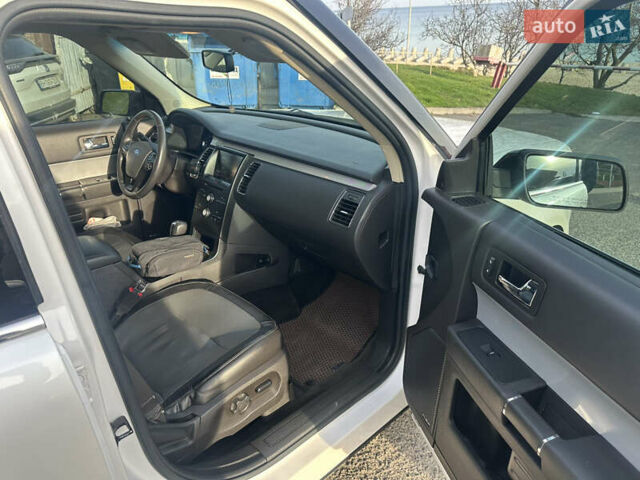 Белый Форд Флекс, объемом двигателя 3.5 л и пробегом 194 тыс. км за 11999 $, фото 5 на Automoto.ua